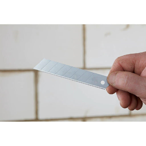 immagine-2-stanley-lama-per-taglierino-cutter-a-spezzare-18mm-coltello-100-lame-1-11-301-ean-3253561113017