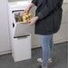 immagine-4-arregui-pattumiera-per-raccolta-differenziata-con-ripiano-superiore-multiuso-2-secchi-cr221-e-ean-8425181745052