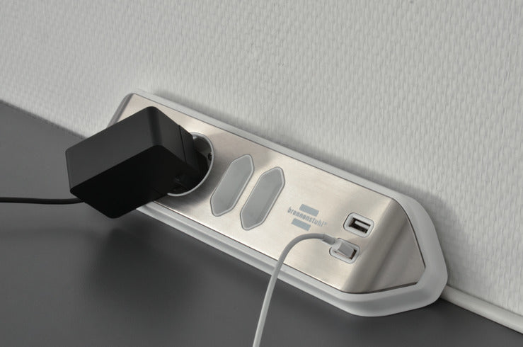 immagine-5-brennenstuhl-presa-angolare-brennenstuhlestilo-con-funzione-di-ricarica-usb-a-4-vie-2x-prese-di-protezionee-2x-euro-argentobianco-ean-4007123668083
